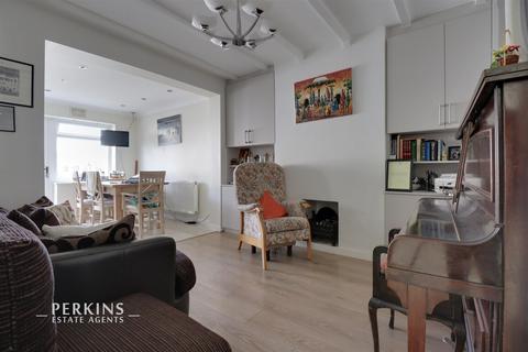 4 bedroom terraced house to rent, Southall, UB1