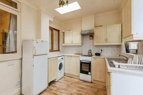 3 bedroom terraced house for sale, Long Lane, London, N3