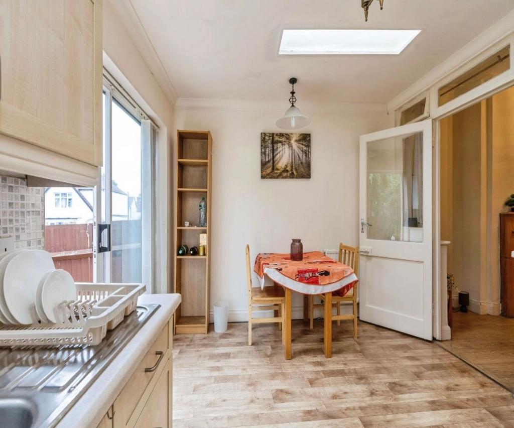Kitchen/dining area