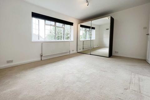 2 bedroom apartment to rent, Merrion Avenue, Stanmore