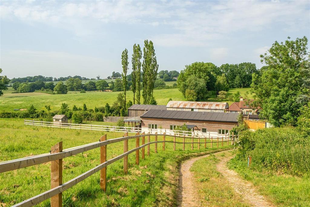 4 bedroom detached bungalow for sale