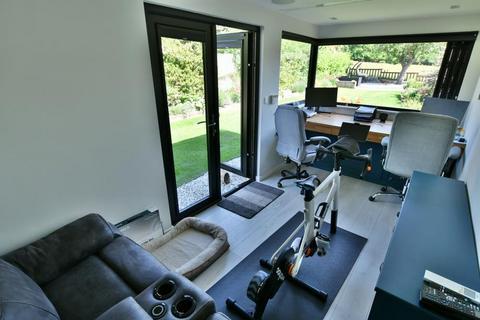 4 bedroom semi-detached house for sale, Pardys Hill, Corfe Mullen, BH21 3HW