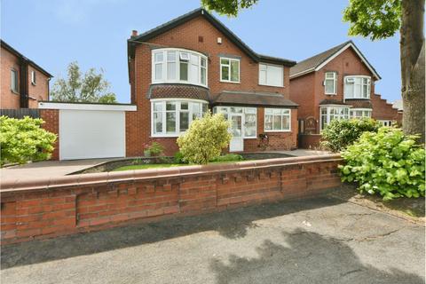 4 bedroom detached house for sale, Hollinwood Avenue, Chadderton, Oldham, OL9