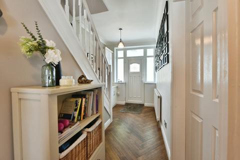 4 bedroom detached house for sale, Hollinwood Avenue, Chadderton, Oldham, OL9