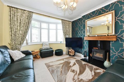 4 bedroom detached house for sale, Hollinwood Avenue, Chadderton, Oldham, OL9