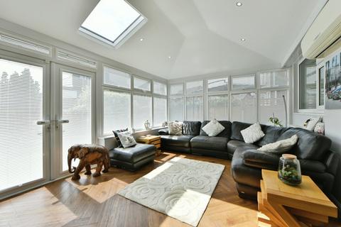 4 bedroom detached house for sale, Hollinwood Avenue, Chadderton, Oldham, OL9