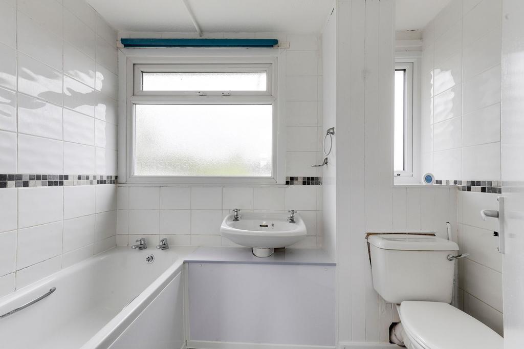 House in Nottingham, Bilborough - More