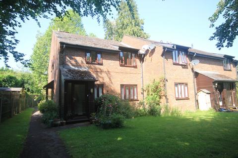 2 bedroom apartment to rent, Liphook