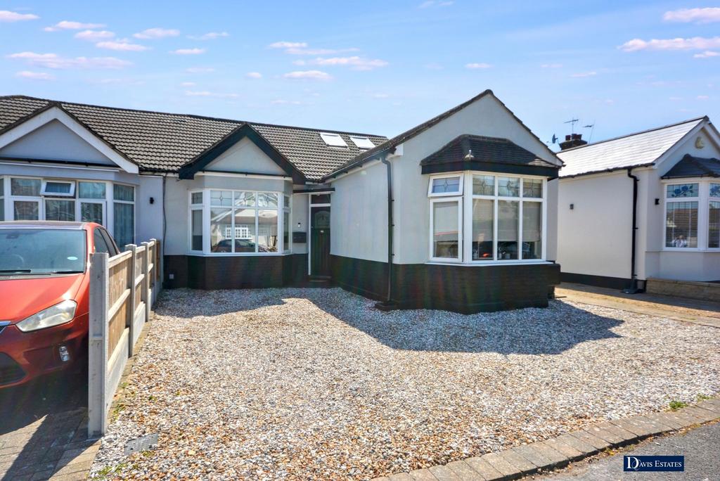 Detached house exterior, driveway