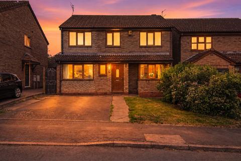 4 bedroom detached house for sale, Beverley Avenue, Nuneaton, CV10