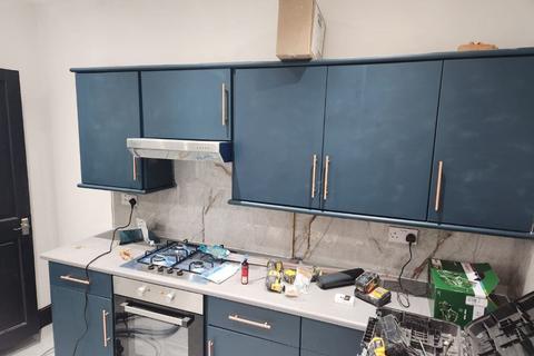 6 bedroom house of multiple occupation for sale, Park Street, Grimsby DN32