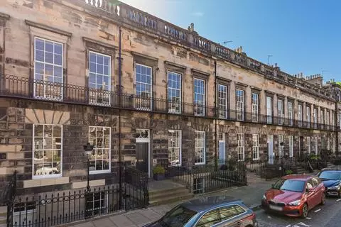 6 bedroom townhouse for sale