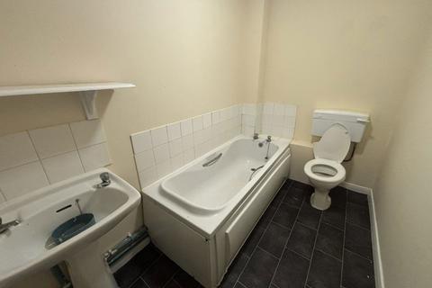 2 bedroom flat to rent, HIGH STREET, BOSTON