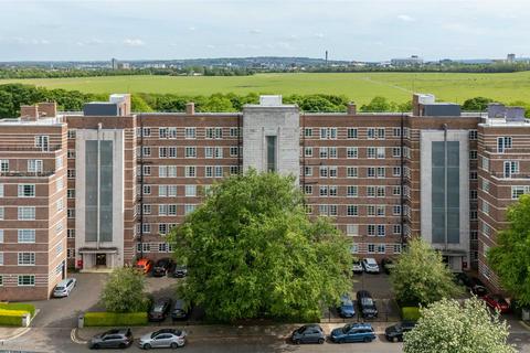 3 bedroom apartment to rent, Moor Court, Westfield NE3