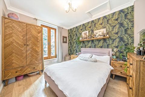 1 bedroom flat for sale, Caledonian Road, London N1