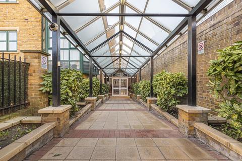 2 bedroom flat for sale, Lisson Grove, London, NW8