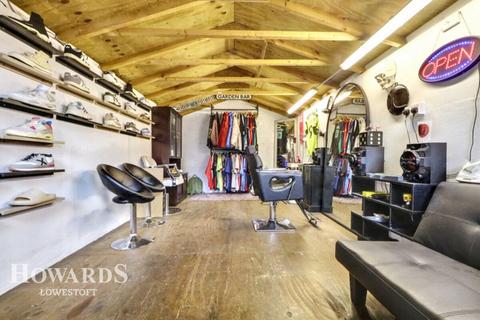 2 bedroom terraced house for sale, School Road, Lowestoft