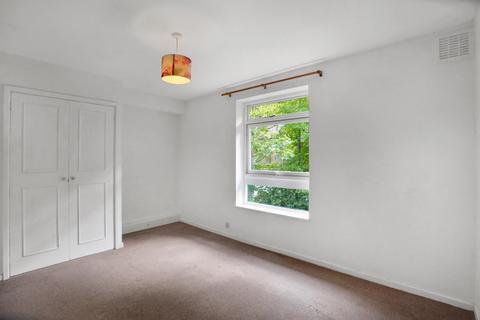 1 bedroom apartment for sale, Hogarth Court, Fountain Drive, London, SE19