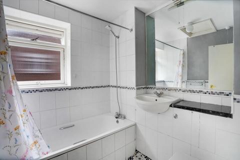 1 bedroom apartment for sale, Hogarth Court, Fountain Drive, London, SE19