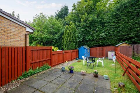 2 bedroom terraced house for sale, The Paddock, Busby