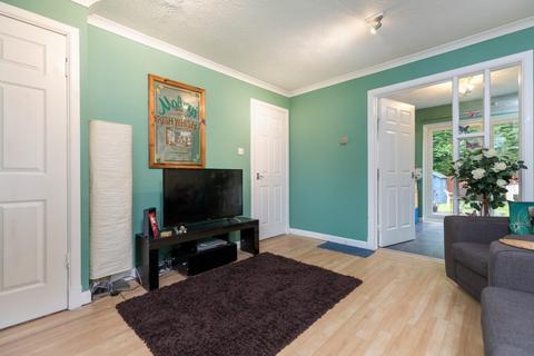 2 bedroom terraced house for sale, The Paddock, Busby