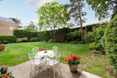 2 bedroom apartment for sale, Queens Road, Weybridge, KT13