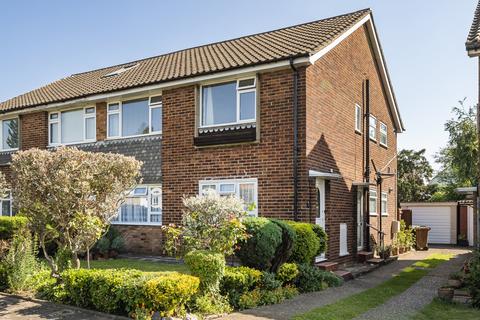 2 bedroom maisonette to rent, Barton Close Bexleyheath DA6