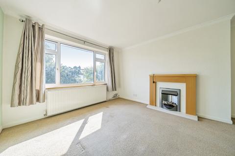 2 bedroom maisonette to rent, Barton Close Bexleyheath DA6