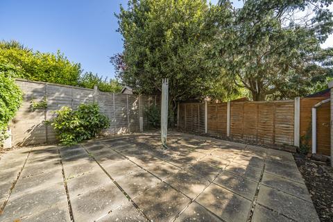 2 bedroom maisonette to rent, Barton Close Bexleyheath DA6