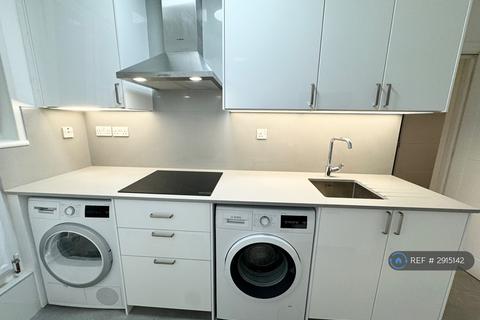 4 bedroom flat to rent, Isabella House, London, W6