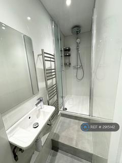 4 bedroom flat to rent, Isabella House, London, W6