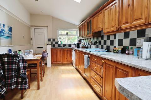 3 bedroom detached house for sale, Highlight Lane, Barry