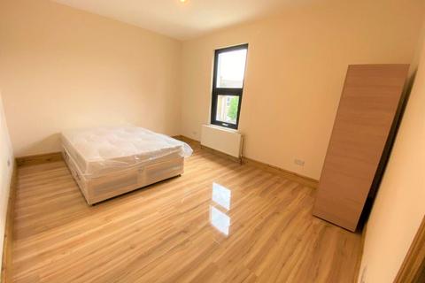 4 bedroom house share to rent, Kensington Gardens, Ilford IG1