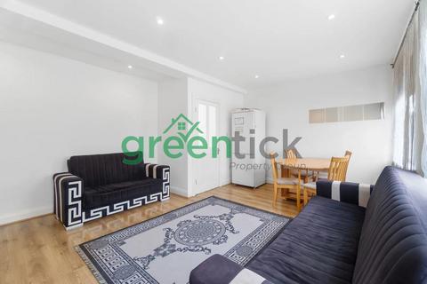 3 bedroom flat to rent, Collier Row Road, Romford