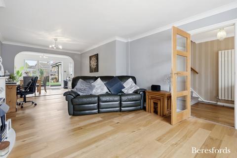 Cheshire Close, Hornchurch, RM11