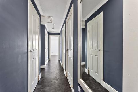 2 bedroom flat for sale, Craigbo Drive Flat 3/3, Glasgow