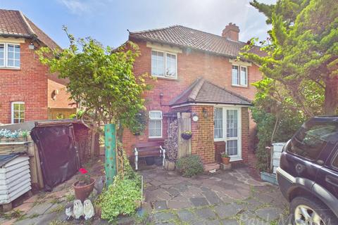 Harrow Road, Warlingham