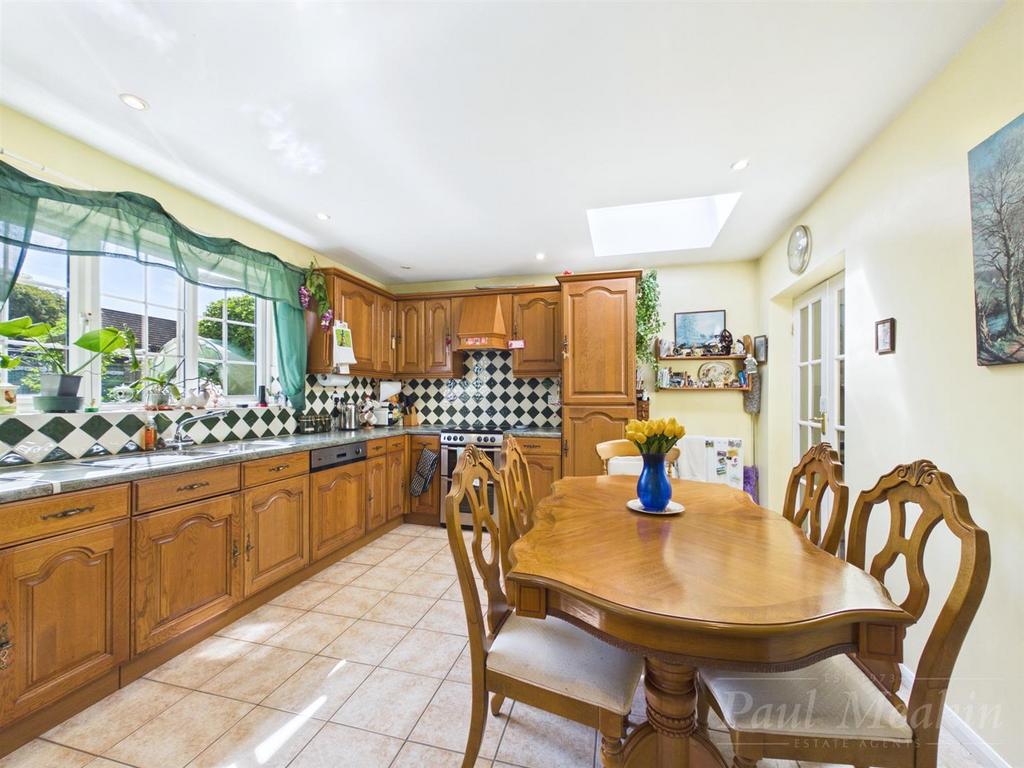 Kitchen/ DIner