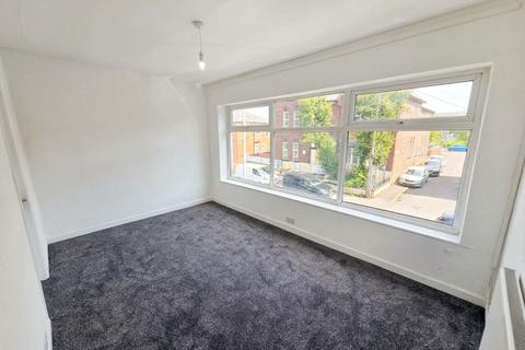 1 bedroom flat to rent, Richmond St, Ashton Under Lyne OL6