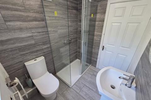 1 bedroom flat to rent, Richmond St, Ashton Under Lyne OL6