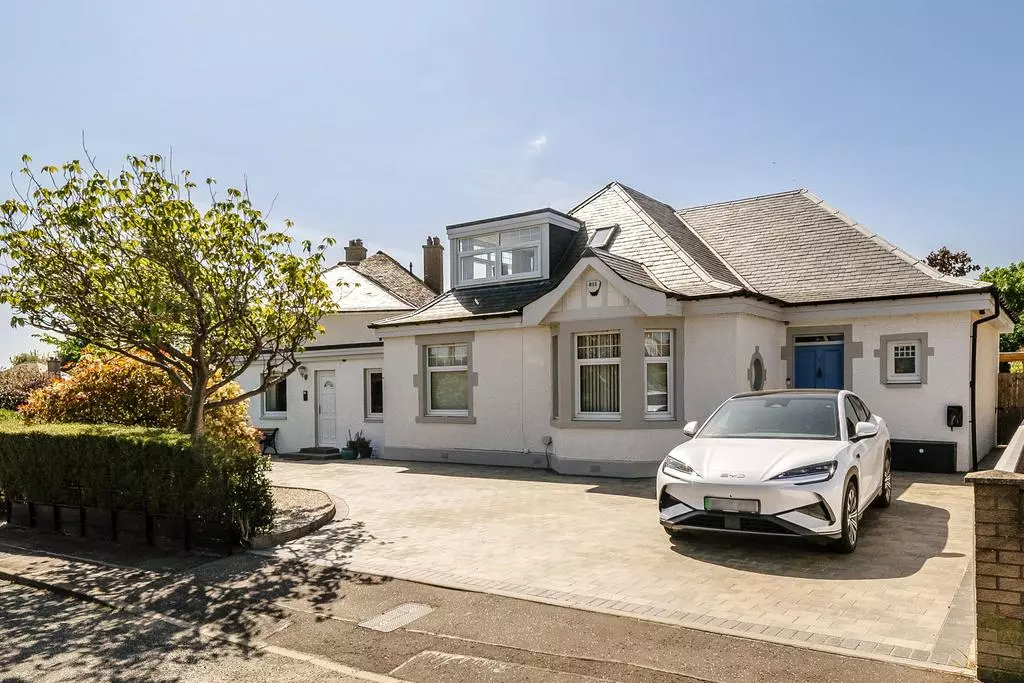 House O'Hill Crescent, Edinburgh 5 bed detached house - £825,000