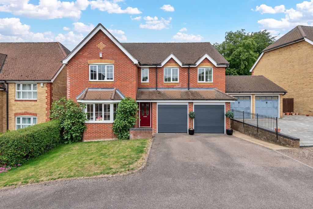 5 bedroom detached house for sale