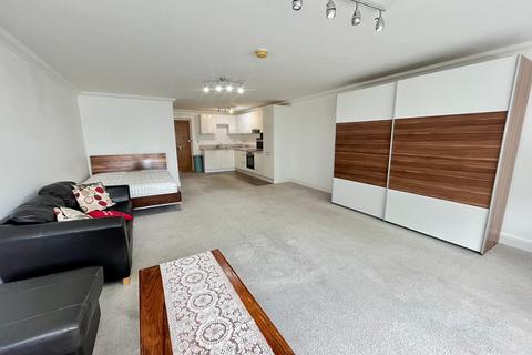 Studio to rent, Earlham Road, NORWICH