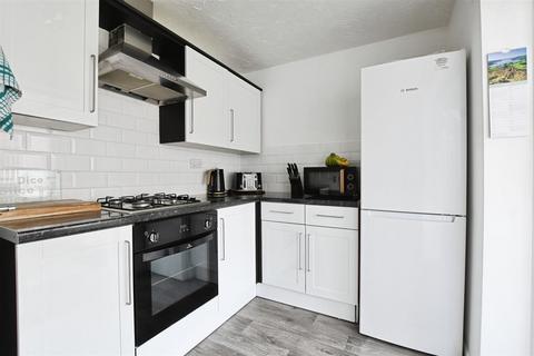 2 bedroom semi-detached house for sale, Howdale Road, Hull