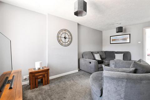 2 bedroom semi-detached house for sale, Howdale Road, Hull
