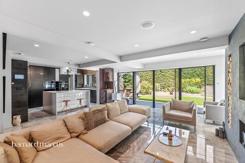 4 bedroom detached house for sale, Auriol Park Road, Worcester Park