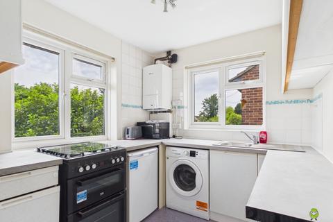 2 bedroom maisonette to rent, 122 Iron Mill Lane, Crayford, Dartford