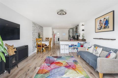 4 bedroom terraced house for sale, Sarnia Close, Peacehaven