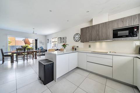 4 bedroom detached house for sale, Honeysuckle Copse, Bracknell RG42