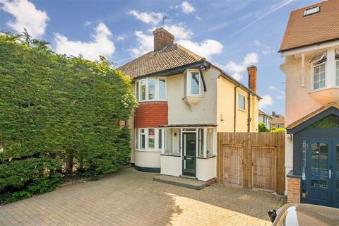 3 bedroom semi-detached house for sale, Shooters Hill Road, London SE18